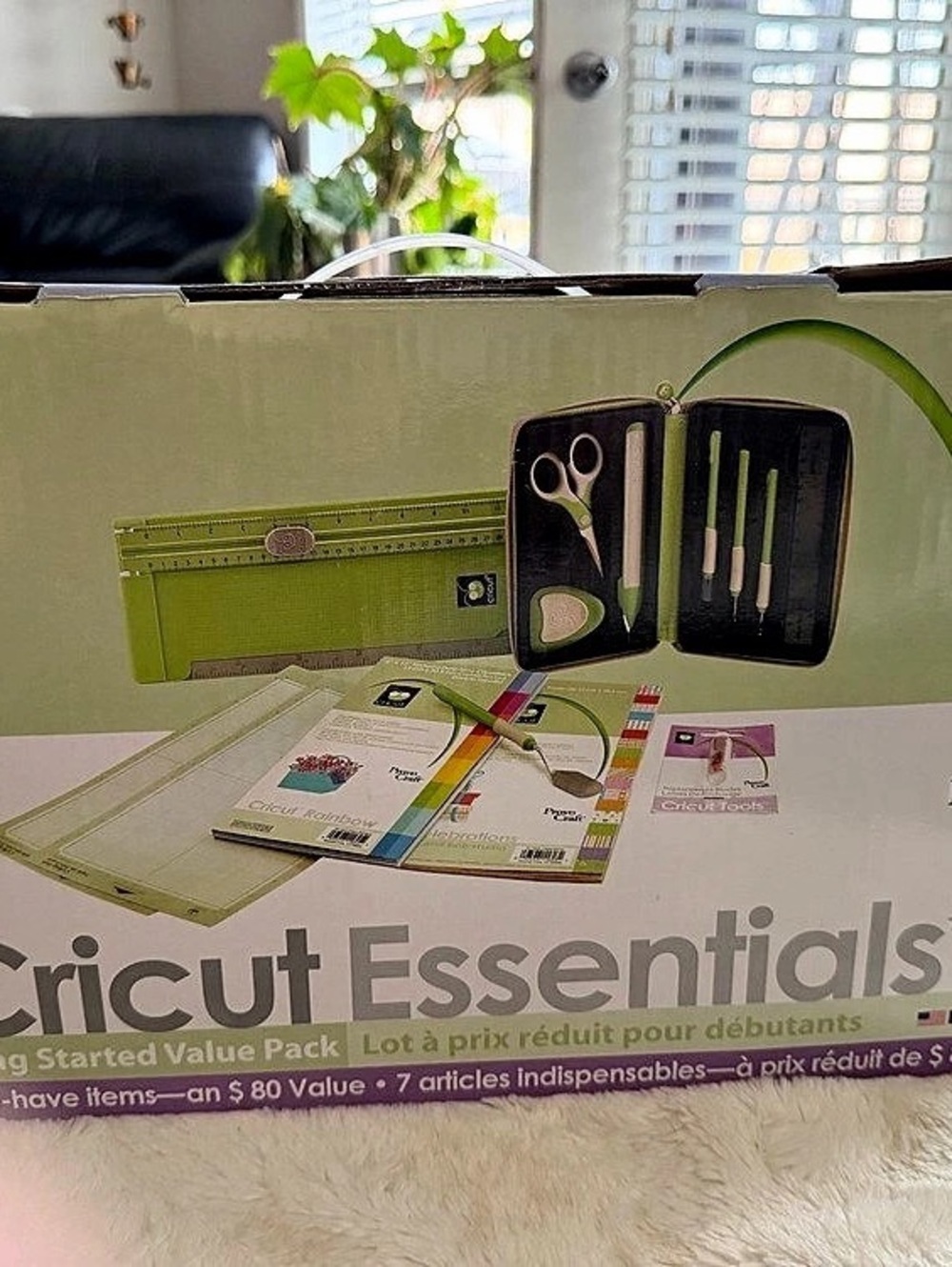 Cricut Personal Electronic Cutter CRV001 Craft Cutting Machine & NEW in box Esse